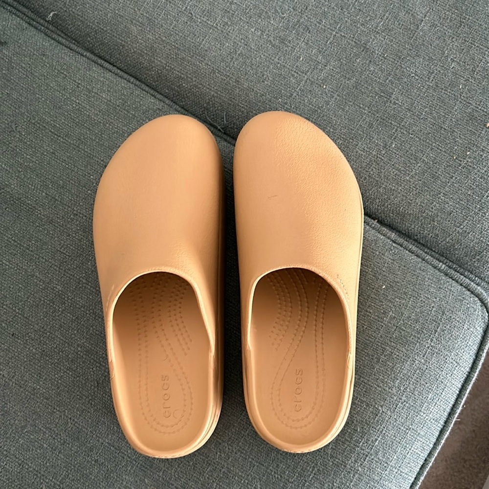 Crocs Dylan Platform Clogs